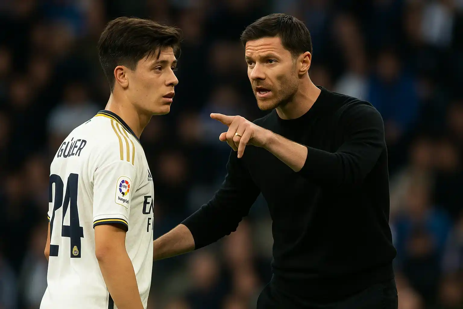 Arda Guler nhận chỉ đạo chiến thuật từ Xabi Alonso.